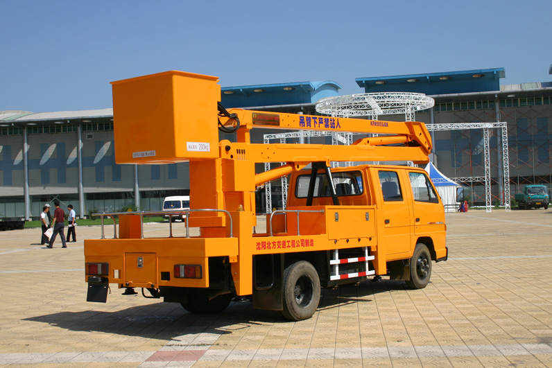 高空作業車